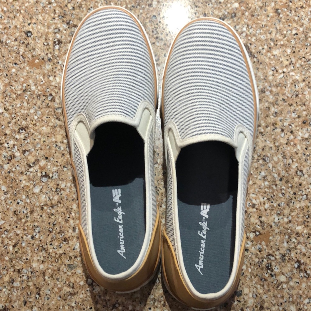 American Eagle blue and white striped